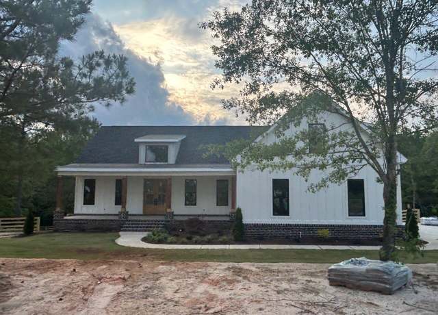 Property at 885 Lauren Cir, Aiken, SC 29805, 4 beds, 3.5 baths