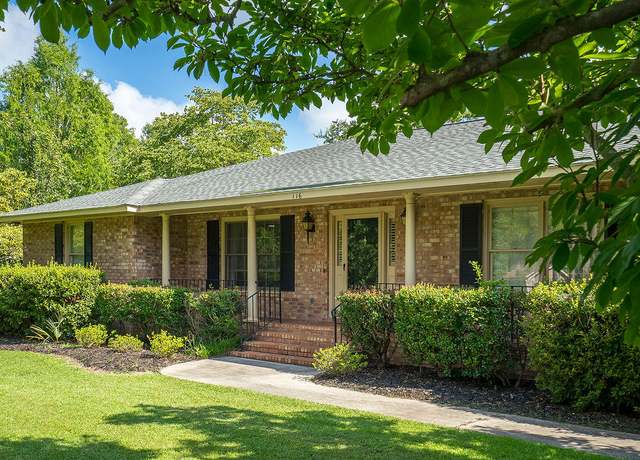 Property at 116 Cherry Hills Dr SW, Aiken, SC 29803, 3 beds, 2.5 baths