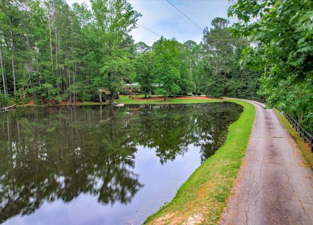 Property at 232 Pickens St, Edgefield, SC 29824, 5 beds, 3 baths