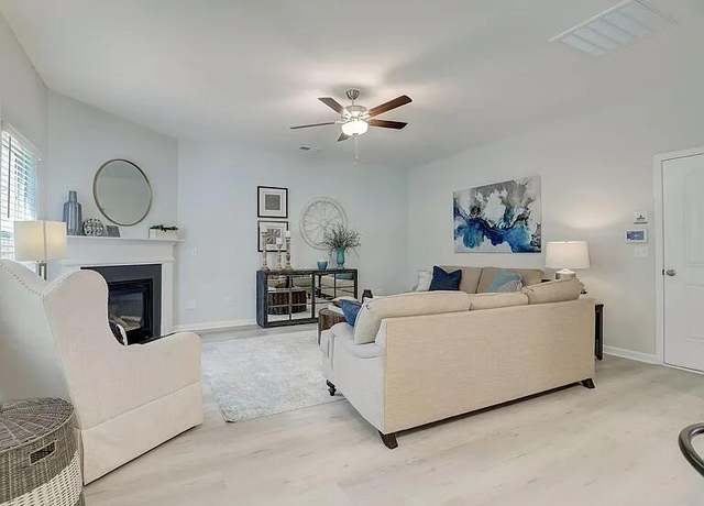 Property at 4176 Hartshorn Cir, Aiken, SC 29801, 4 beds, 3 baths