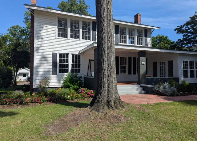 Property at 206 Calhoun St, Johnston, SC 29832, 3 beds, 3 baths