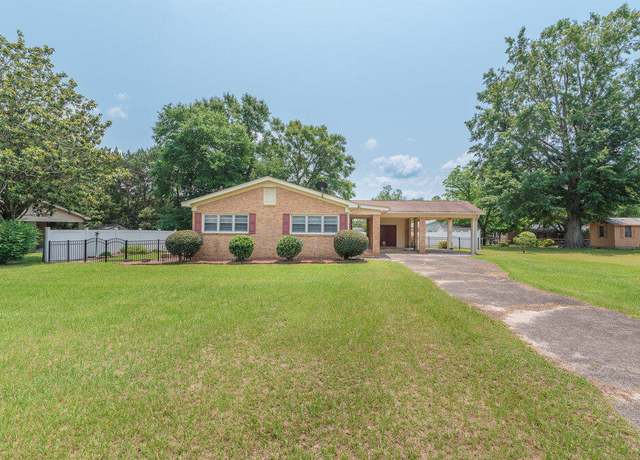 Property at 61 Bignon St, Barnwell, SC 29812, 2 beds, 2 baths