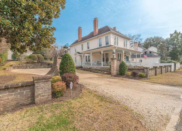 Property at 320 Newberry St SW, Aiken, SC 29801, 3 beds, 2.5 baths