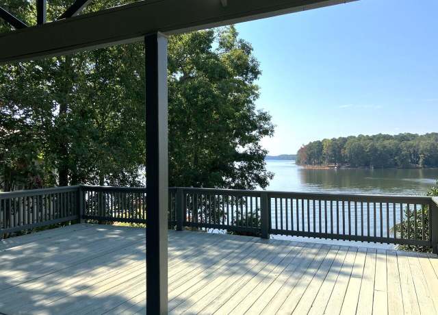 Property at 33 Mariners View Rd, Prosperity, SC 29127, 4 beds, 3 baths