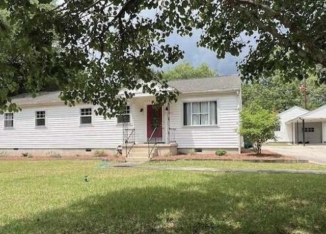 Property at 1303 Hagood Ave, Barnwell, SC 29812, 3 beds, 2 baths