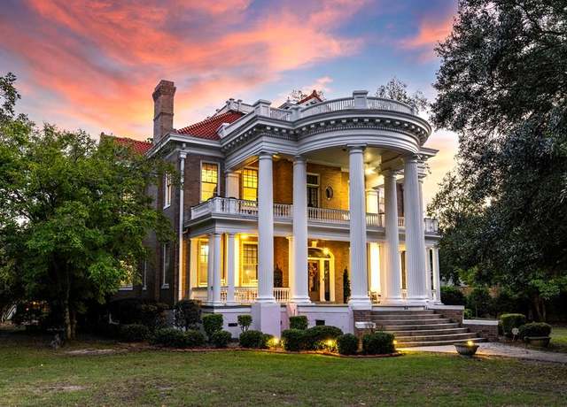 Property at 24 Warren St, Sumter, SC 29150, 6 beds, 4.5 baths