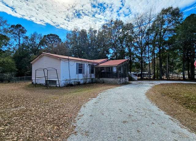 Property at 1801 Princess Pond Rd, Summerton, SC 29148, 4 beds, 2 baths