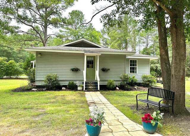 Property at 1120 Floyd Dr, Sumter, SC 29154, 3 beds, 2 baths