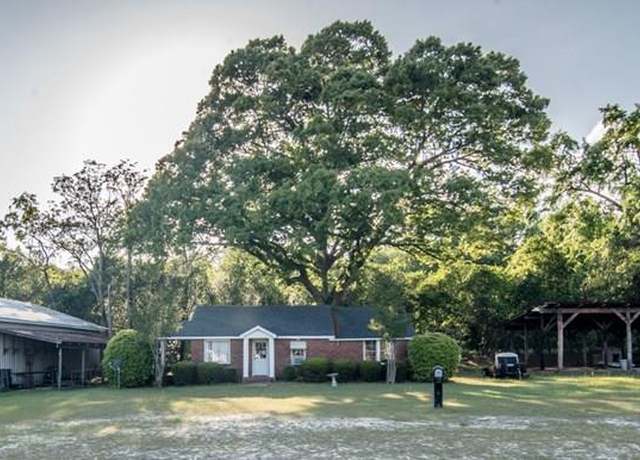 Property at 3210 Peach Orchard Rd, Dalzell, SC 29040, 2 beds, 1.5 baths