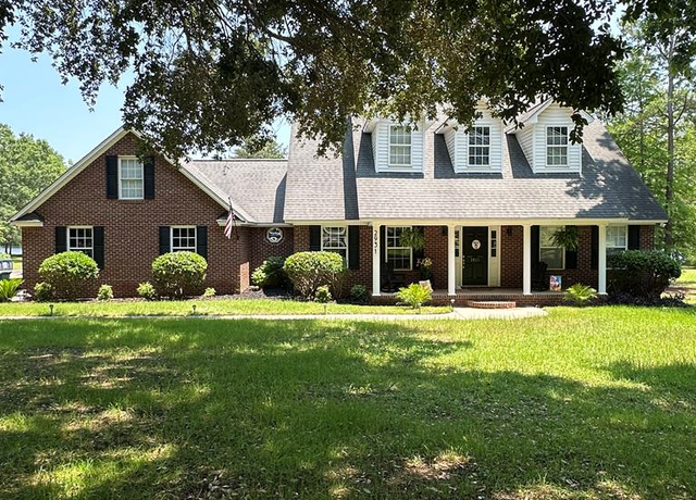 Property at 2931 Waverly Dr, Sumter, SC 29150, 4 beds, 3 baths