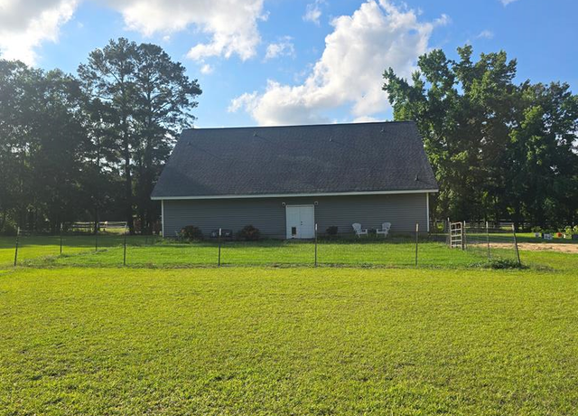 Property at 1640 Hialeah Prky Pkwy, Sumter, SC 29154, 3 beds, 2.5 baths