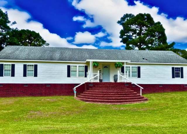 Property at 7977 Raccoon Rd, Manning, SC 29102, 3 beds, 2 baths