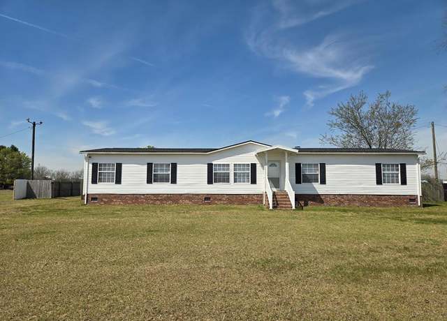 Property at 240 Pioneer Dr, Sumter, SC 29150, 4 beds, 3 baths