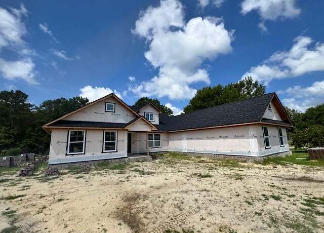 Property at 1069 Mckenzie Rd, Manning, SC 29102, 4 beds, 2.5 baths
