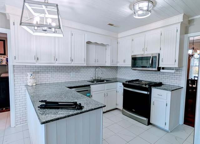 Property at 2722 Powhatan Dr, Sumter, SC 29150, 4 beds, 3 baths