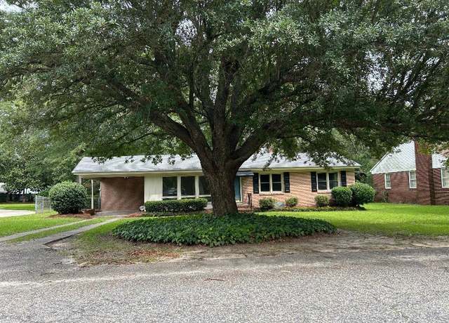 Property at 17 Sam Smith St, Sumter, SC 29150, 4 beds, 3 baths