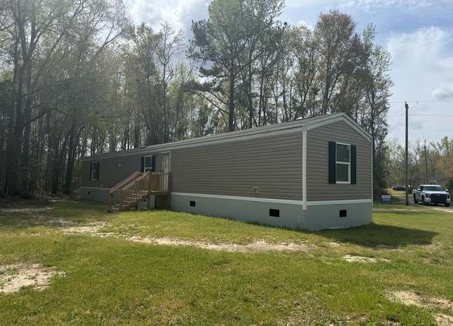 Property at 1152 Adelside Ct, Manning, SC 29102, 3 beds, 2 baths