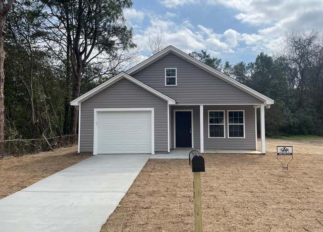 Property at 113 Dickson St, Manning, SC 29102, 3 beds, 2 baths