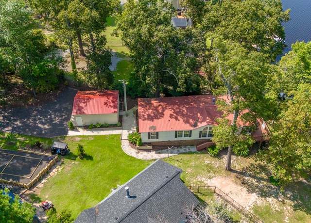 Property at 1435 Stukes Rd, Manning, SC 29102, 3 beds, 2 baths