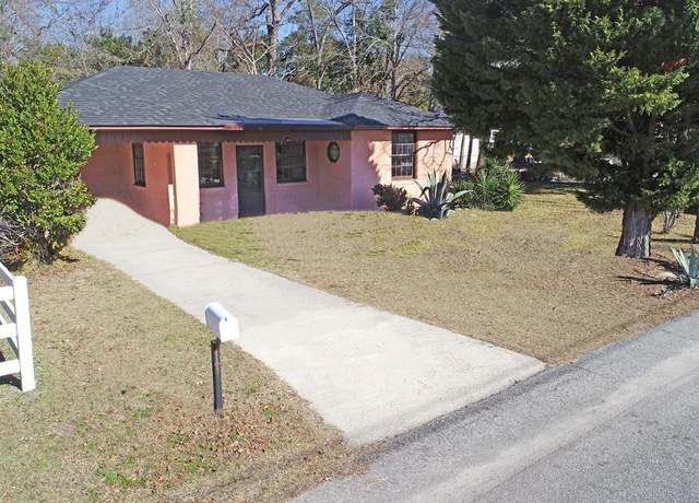 Property at 21 E South St, Manning, SC 29102, 2 beds, 1.5 baths