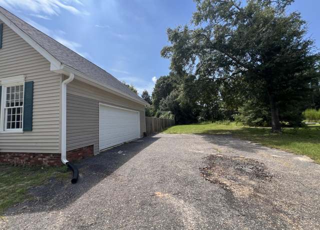 Property at 2808 Loretto Dr, Sumter, SC 29150, 5 beds, 4.5 baths