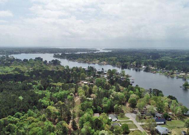 Property at 1189 Mill Creek Dr, Manning, SC 29102, 3 beds, 2 baths