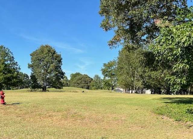 Property at 6 North Lake Cir, Manning, SC 29102