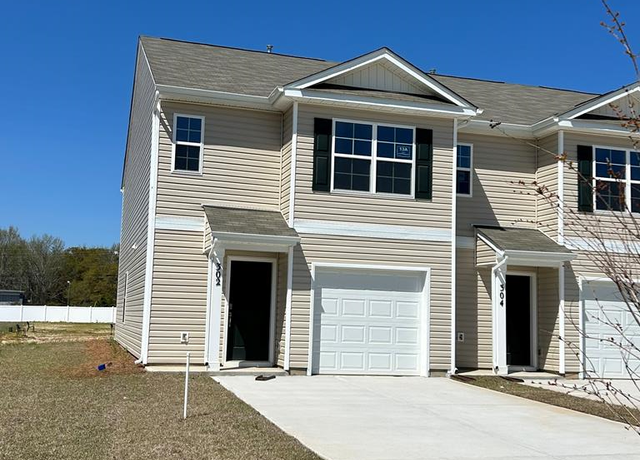 Property at 188 Wall St, Sumter, SC 29154, 4 beds, 2.5 baths