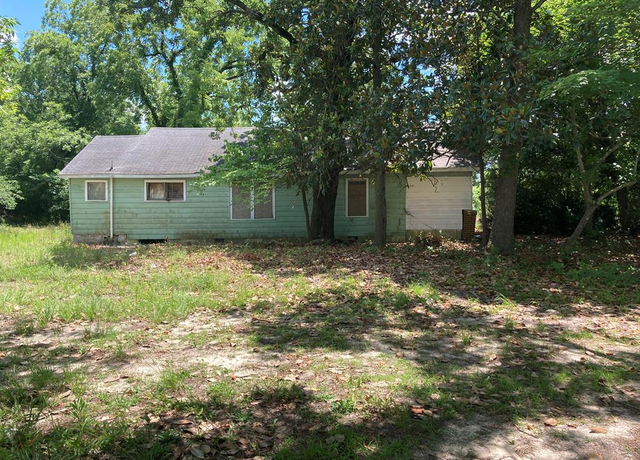 Property at 1531 Peach Orchard Rd, Sumter, SC 29154, 3 beds, 2 baths
