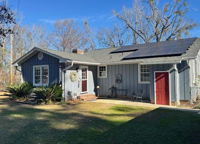 Property at 1038 Gin Pond Dr, Summerton, SC 29148, 3 beds, 2 baths
