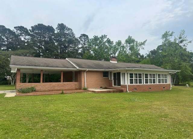 Property at 1053 Aster Ln, Manning, SC 29102, 3 beds, 2 baths