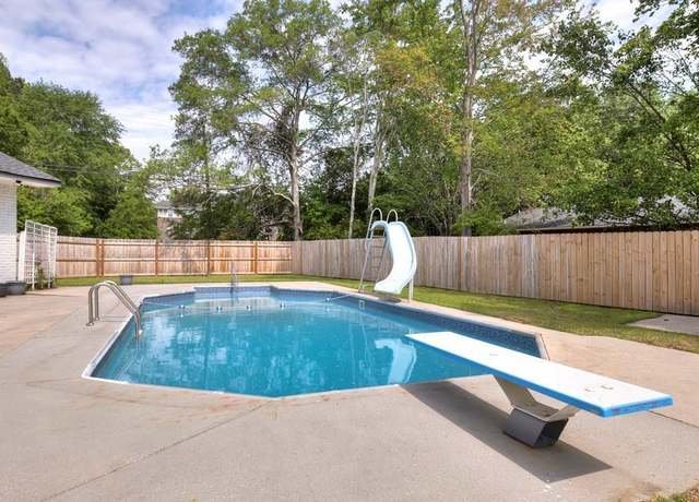 Property at 2 Hilliard Dr, Sumter, SC 29150, 3 beds, 2 baths