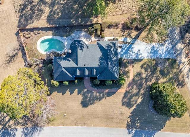 Property at 2400 Mcdonald Blvd, Florence, SC 29506, 4 beds, 4 baths