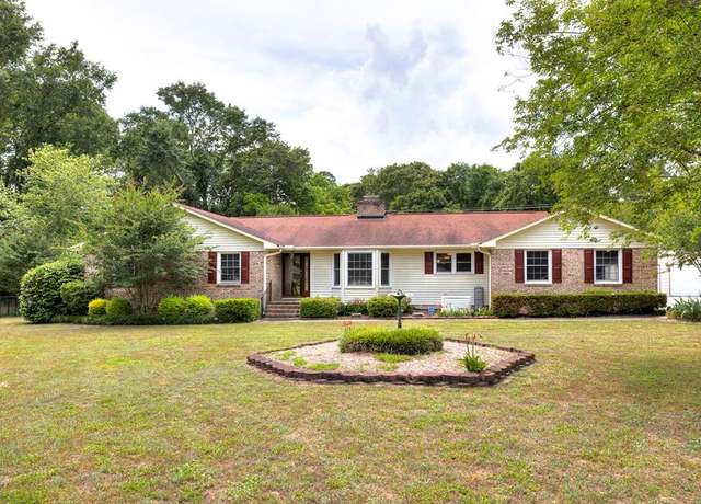 Property at 5 Golfair Ct, Sumter, SC 29150, 3 beds, 2 baths