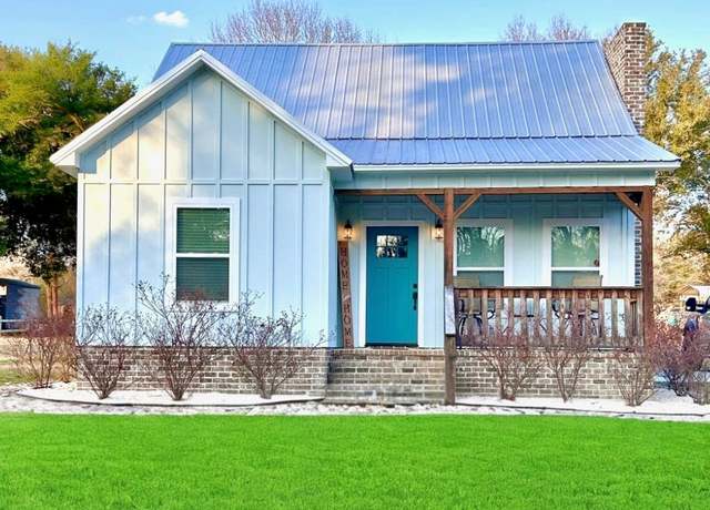 Property at 1702 Camp Shelor Rd, Manning, SC 29102, 2 beds, 2 baths