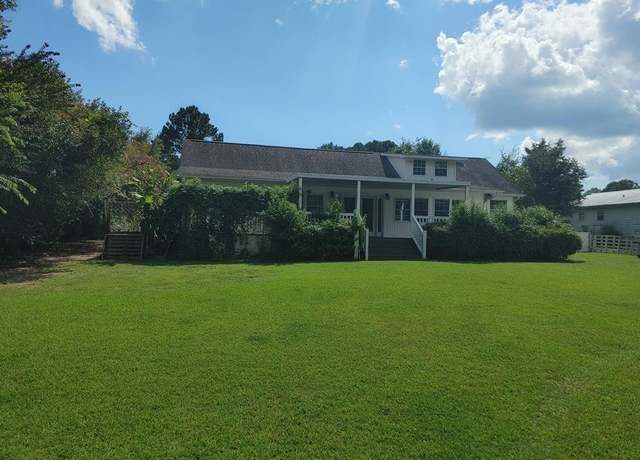 Property at 1677 Clearview Dr, Manning, SC 29102, 4 beds, 2 baths