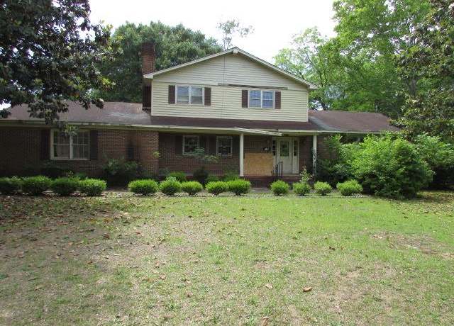 Property at 998 S Main St, Sumter, SC 29150, 4 beds, 2.5 baths