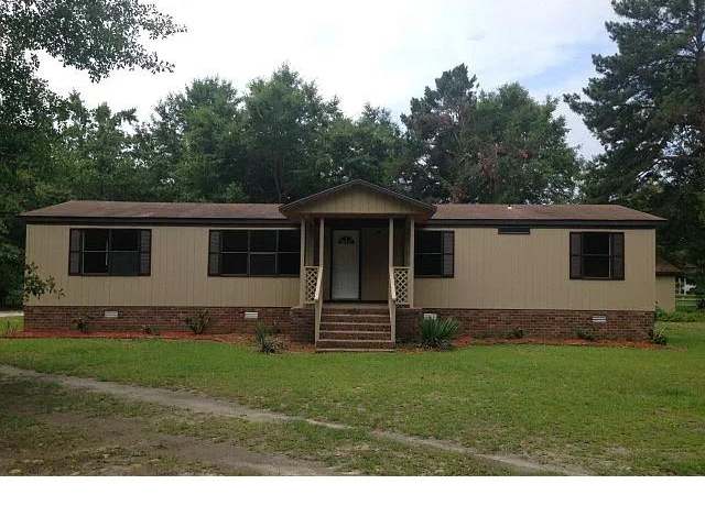 Property at 1061 Pine Ridge Rd, Manning, SC 29102, 3 beds, 2 baths