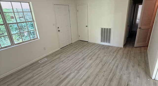 Photo of 85 Orange St, Sumter, SC 29153