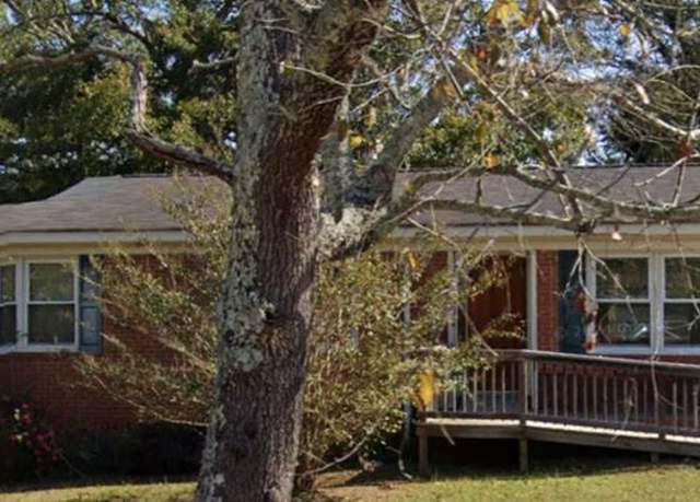 Property at 115 Moore St, Abbeville, SC 29620, 3 beds, 1.5 baths