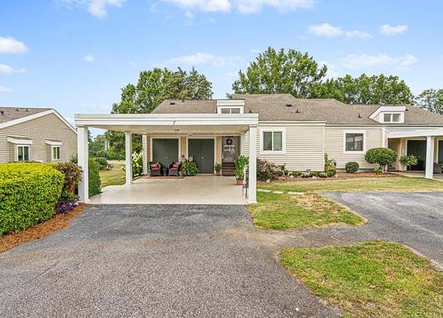 Property at 7 Royal Oak Dr, Greenwood, SC 29646, 2 beds, 2 baths