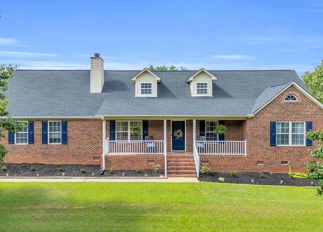 Property at 300 Westwood Rd, Abbeville, SC 29620, 4 beds, 3 baths