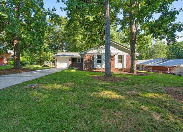 Property at 122 Pinewood Cir, Abbeville, SC 29620, 3 beds, 2 baths