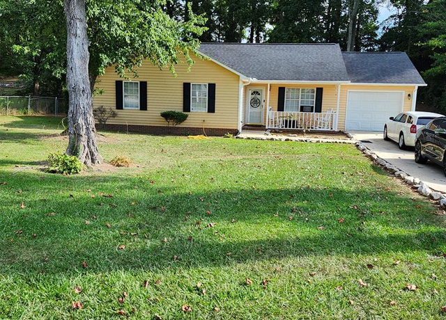 Property at 217 Wisewood Cir, Greenwood, SC 29646, 3 beds, 2 baths