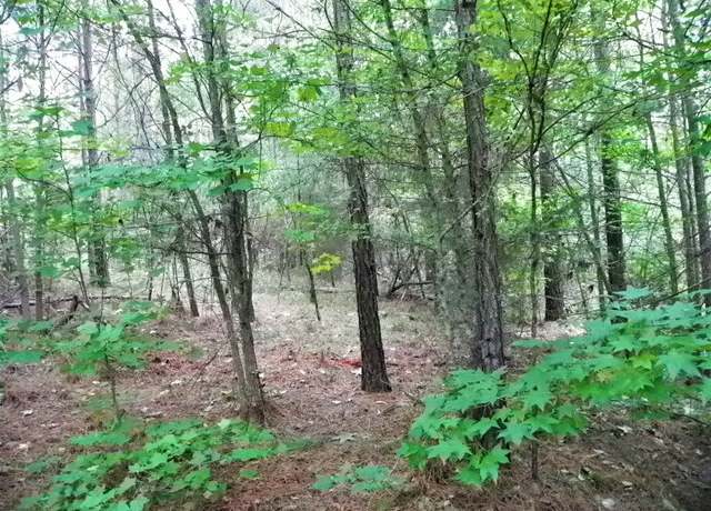 Property at 733 Eagles Harbor Dr, Hodges, SC 29653