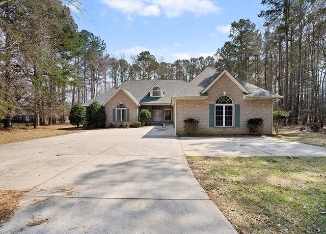 Property at 208 Pucketts Pt Rd, Greenwood, SC 29649, 3 beds, 2.5 baths