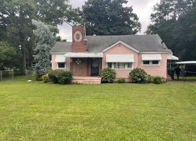 Property at 113 Mcdowell St, Greenwood, SC 29649, 3 beds, 1 bath