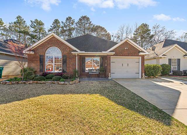 Property at 115 Pin Oak Dr, Greenwood, SC 29649, 3 beds, 2 baths