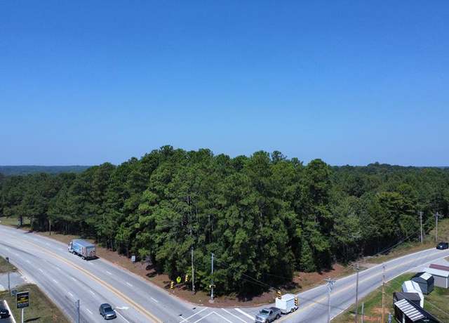 Property at 829 Greenwood St St E, Abbeville, SC 29620