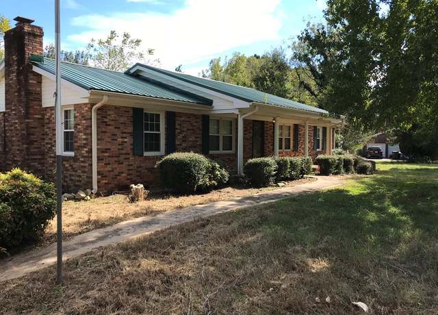 Property at 304 Wilewood, Abbeville, SC 29620, 3 beds, 2.5 baths
